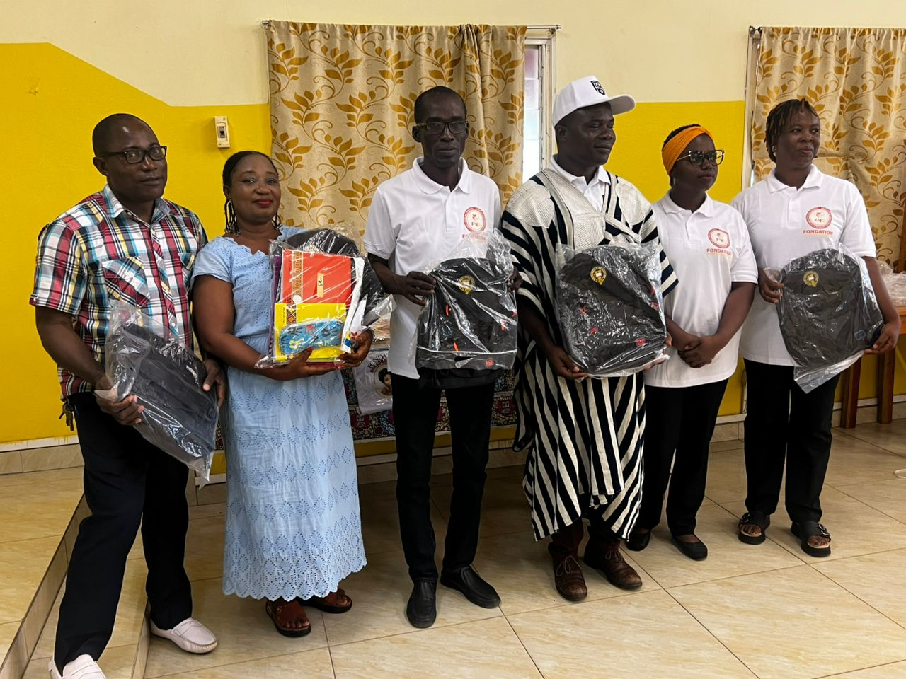 Côte d’Ivoire / Solidarité éducative :   La Fondation Nogbou Dorette  offre des kits scolaires aux enfants du Village SOS d’Abobo